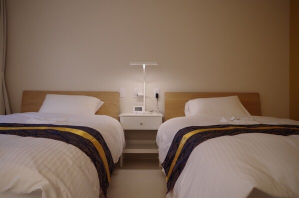 1 bedroom, desk, free WiFi, bed sheets