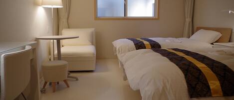 1 bedroom, desk, free WiFi, bed sheets