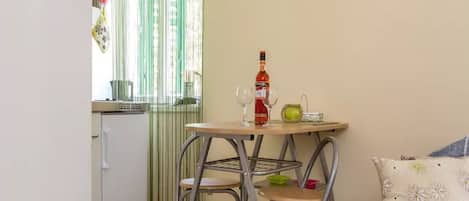 Apartment (A1) | Dining