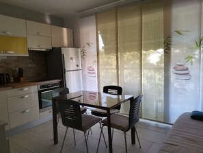 Apartment (A1) | Dining