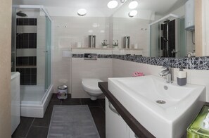 Apartment (A1) | Bathroom