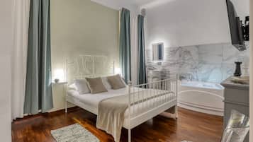 1 bedroom, iron/ironing board, travel cot, free WiFi