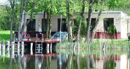 Talo Tähteäjärven rannalla