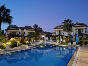 Outdoor pool - Calis Beach Luxury Apartments (Fethiye)