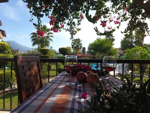 Luxury Apartment, 3 Bedrooms | Balcony