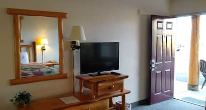 The Ponderosa Motel