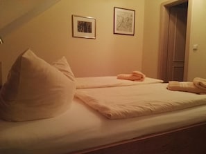 In-room safe, desk, free WiFi, bed sheets