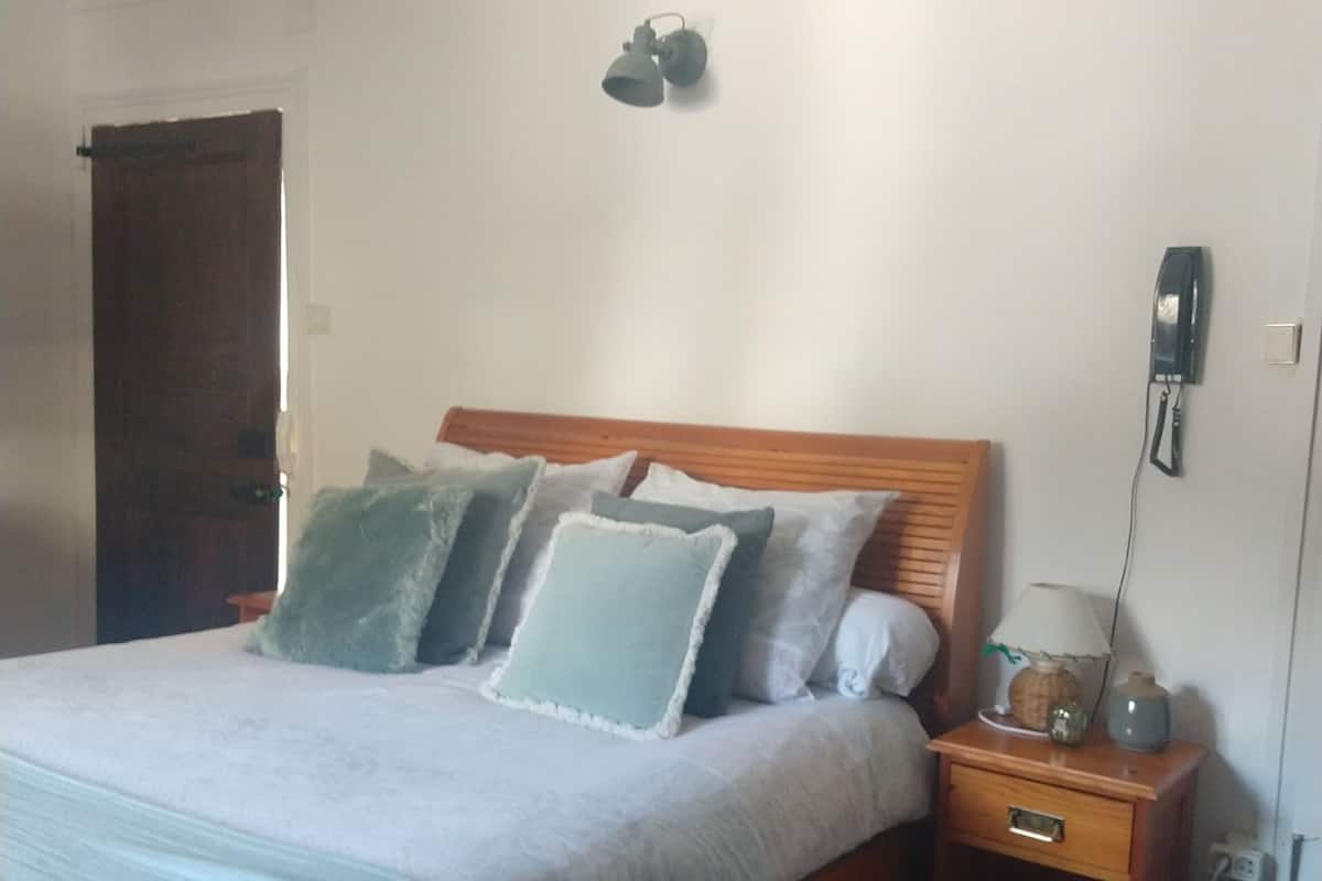 Camera familiare, vista montagna | Con stile personalizzato, con arredamento individuale, tende oscuranti