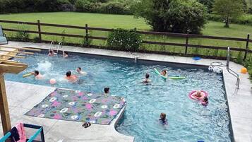 Piscine extérieure, piscine chauffée