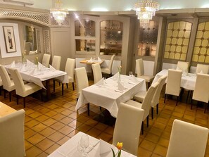 Colazione a buffet, servita tutte le mattine (7.90 EUR a persona)