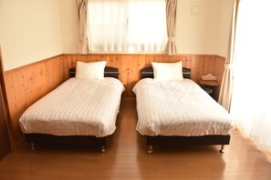 1 bedroom, bed sheets