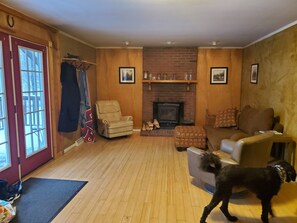 Kamin, Tischtennisplatte