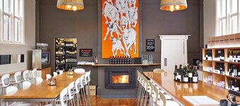 Spacious 2 Bed, 2 Bath Villa| CBD Location