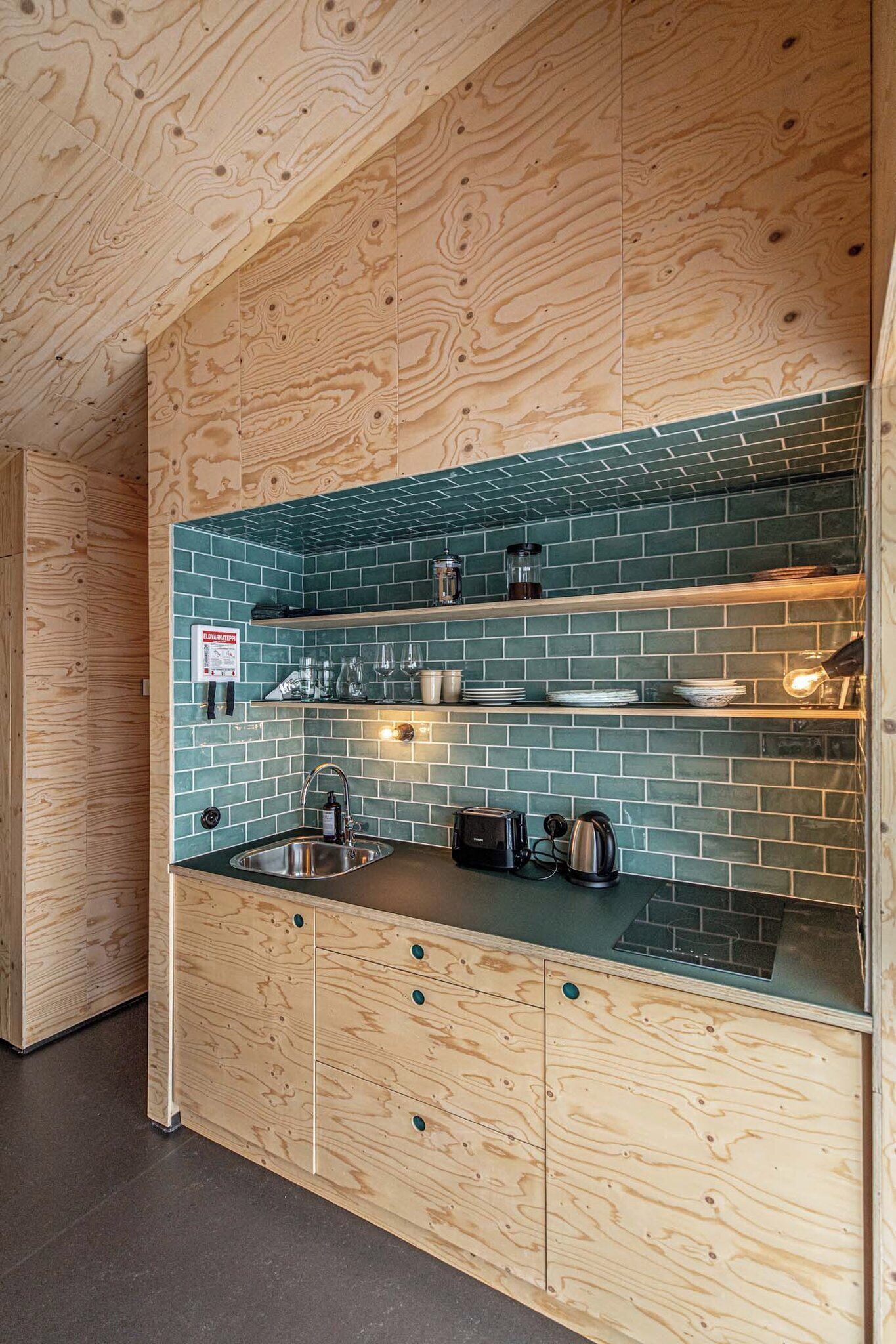 Deluxe Cabin (For 2) | Private kitchenette | Fridge, microwave, stovetop, espresso maker