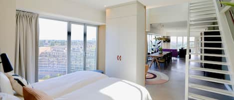 Penthouse XL with Roof Terrace | Safe på rommet, lydisolert, barnesenger (inkludert) og wi-fi (inkludert)