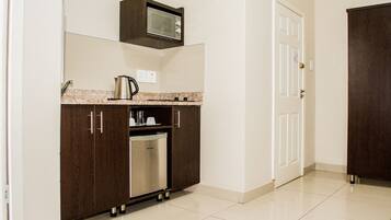 Luxury Room | Private kitchenette