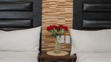 Family Room | Frette Italian sheets, premium bedding, pillow-top beds
