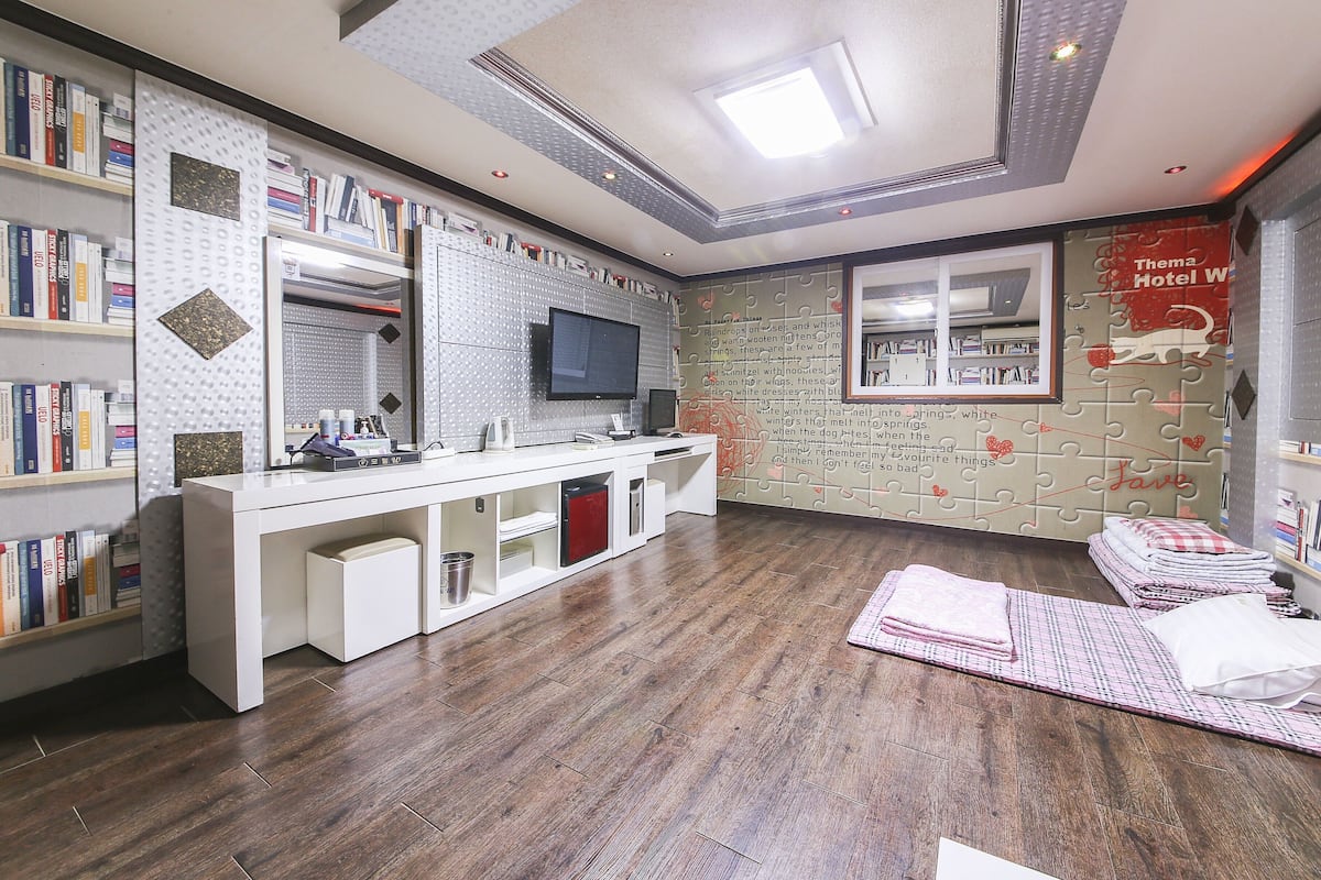 Traditional Room - Extra person charge 10,000 KRW on site more than 2 people | Insonorizzazione, ferro/asse da stiro, Wi-Fi gratuito