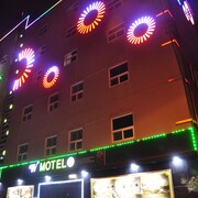 W 모텔
