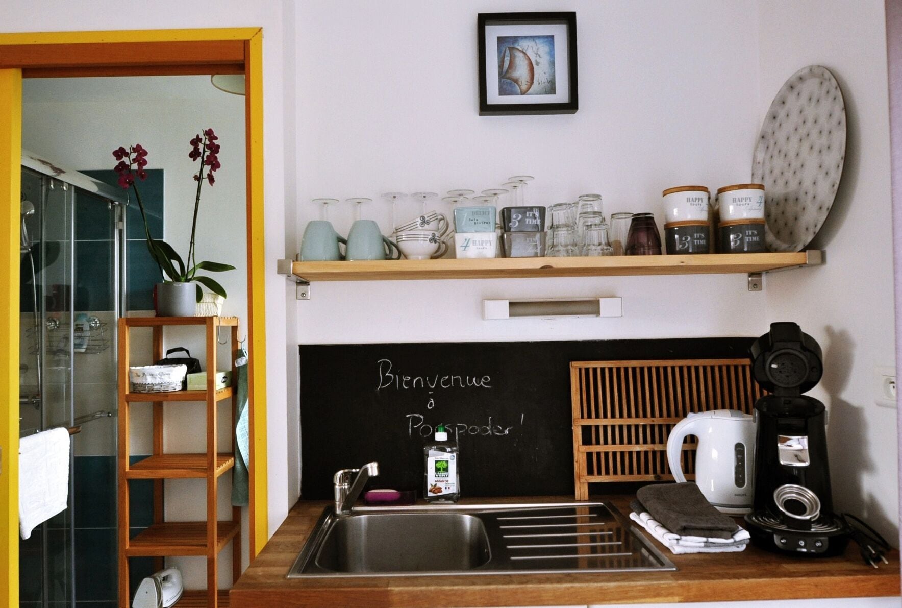 Studio (Studio Melon) | Dapur pribadi | Lemari es, microwave, kompor, dan mesin espresso