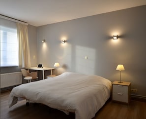 3 bedrooms, desk, iron/ironing board, travel cot - Bright apartment facing the dunes (Koksijde)