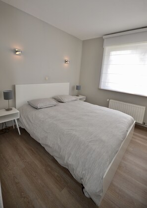 3 bedrooms, desk, iron/ironing board, travel cot - Bright apartment facing the dunes (Koksijde)