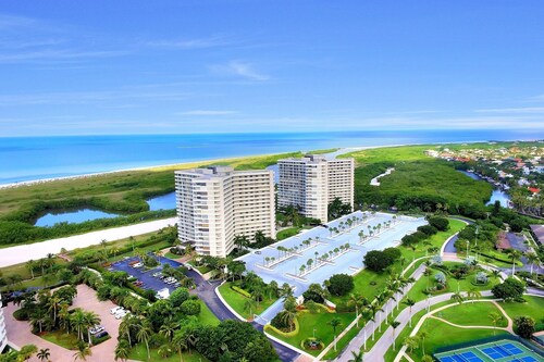 Beachside Bliss at South Seas! Beach Access, Pool View and Thoughtful Amenities.