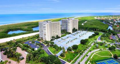 Beachside Bliss at South Seas! Beach Access, Pool View and Thoughtful Amenities.