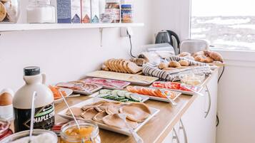 Daily buffet breakfast for a fee