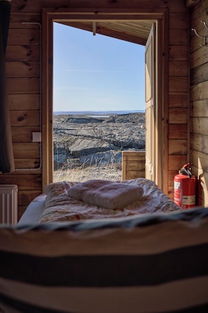 Economy Cabin, Shared Bathroom (For 2) | Free cribs/infant beds, bed sheets