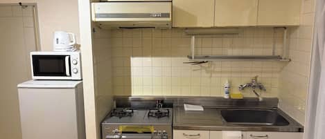 雪櫃、微波爐、爐具、廚房用具/餐具/器皿