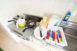 雪櫃、微波爐、爐具、廚房用具/餐具/器皿