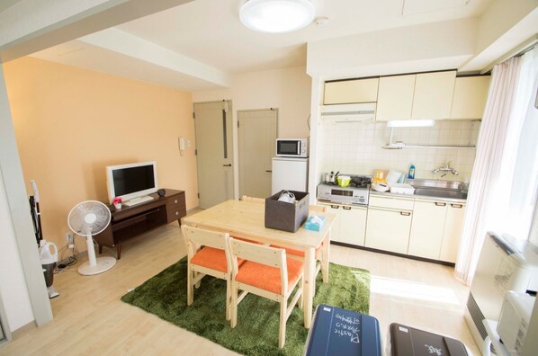 雪櫃、微波爐、爐具、廚房用具/餐具/器皿