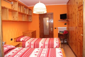 Premium bedding, down duvets, desk, free WiFi