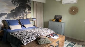 Chambre Double (La Pinède) | Décoration personnalisée, ameublement personnalisé, bureau