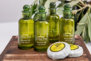 Doccia, set di cortesia gratuito, asciugacapelli, asciugamani