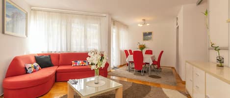 Apartment (A1) | Wohnbereich