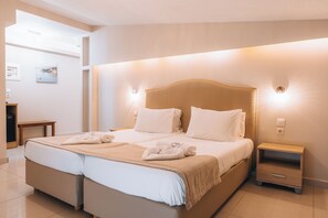 Premium bedding, in-room safe, individually furnished, blackout drapes - Porto Planos Beach Hotel (Zakynthos)