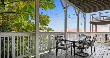 3 Bed - Million Dollar View -Off Street Parking!