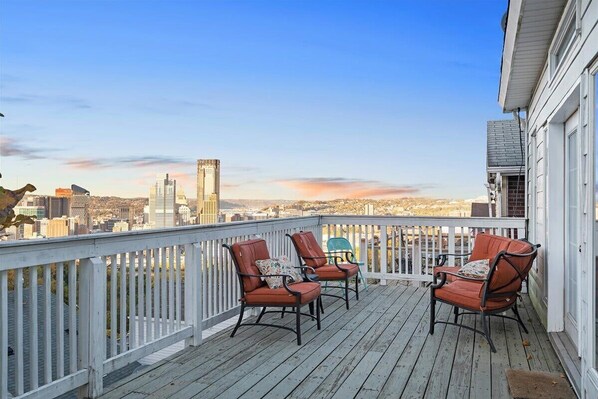 Property grounds - 3 Bed - Million Dollar View -Off Street Parking! (Pittsburgh)