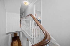 Interior - 3 Bed - Million Dollar View -Off Street Parking! (Pittsburgh)