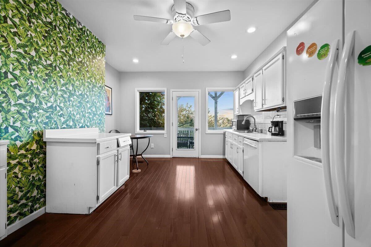 冰箱、微波炉、烤箱、炉灶