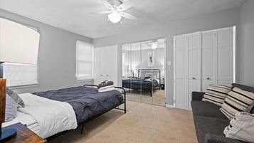 3 bedrooms, desk, iron/ironing board, travel cot