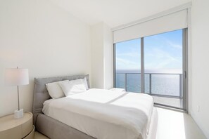 3 habitaciones, escritorio, tabla de planchar con plancha y wifi 