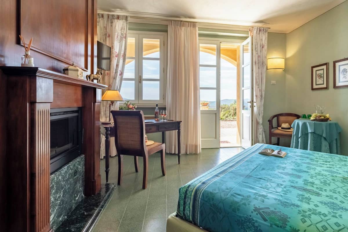 Superior Double or Twin Room, 1 Queen Bed, Patio, Valley View | Premium bedding, minibar, in-room safe, individually decorated