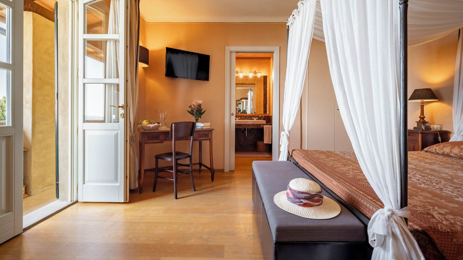 Junior-Suite, 1 Queen-Bett, Terrasse, Talblick