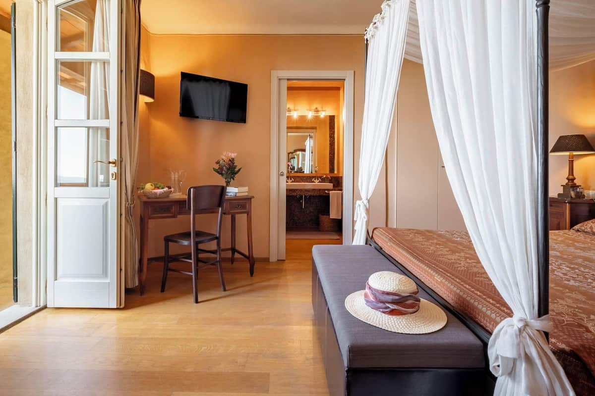 Junior Suite, 1 Queen Bed, Terrace, Valley View | Premium bedding, minibar, in-room safe, individually decorated