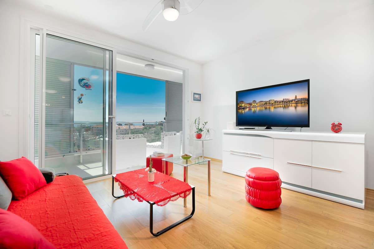 Apartment (A1) | Living room | 68-cm LCD TV with cable channels, TV