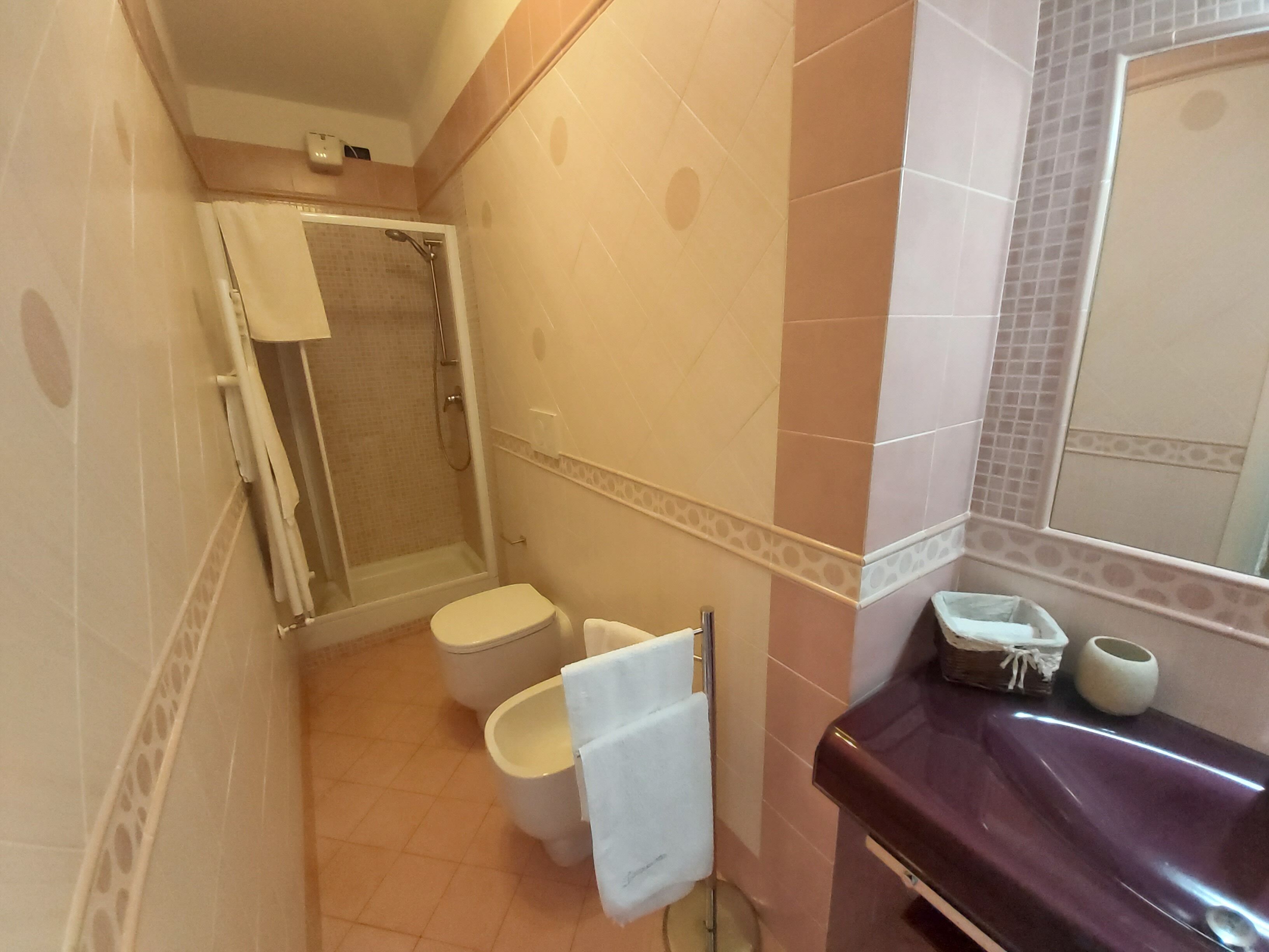 Shower kamar mandi