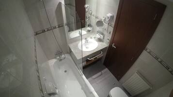 وحدات دش مع أحواض استحمام، حوض استحمام عميق